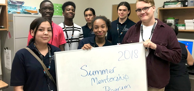 summer mentorship students from the 2018 program
